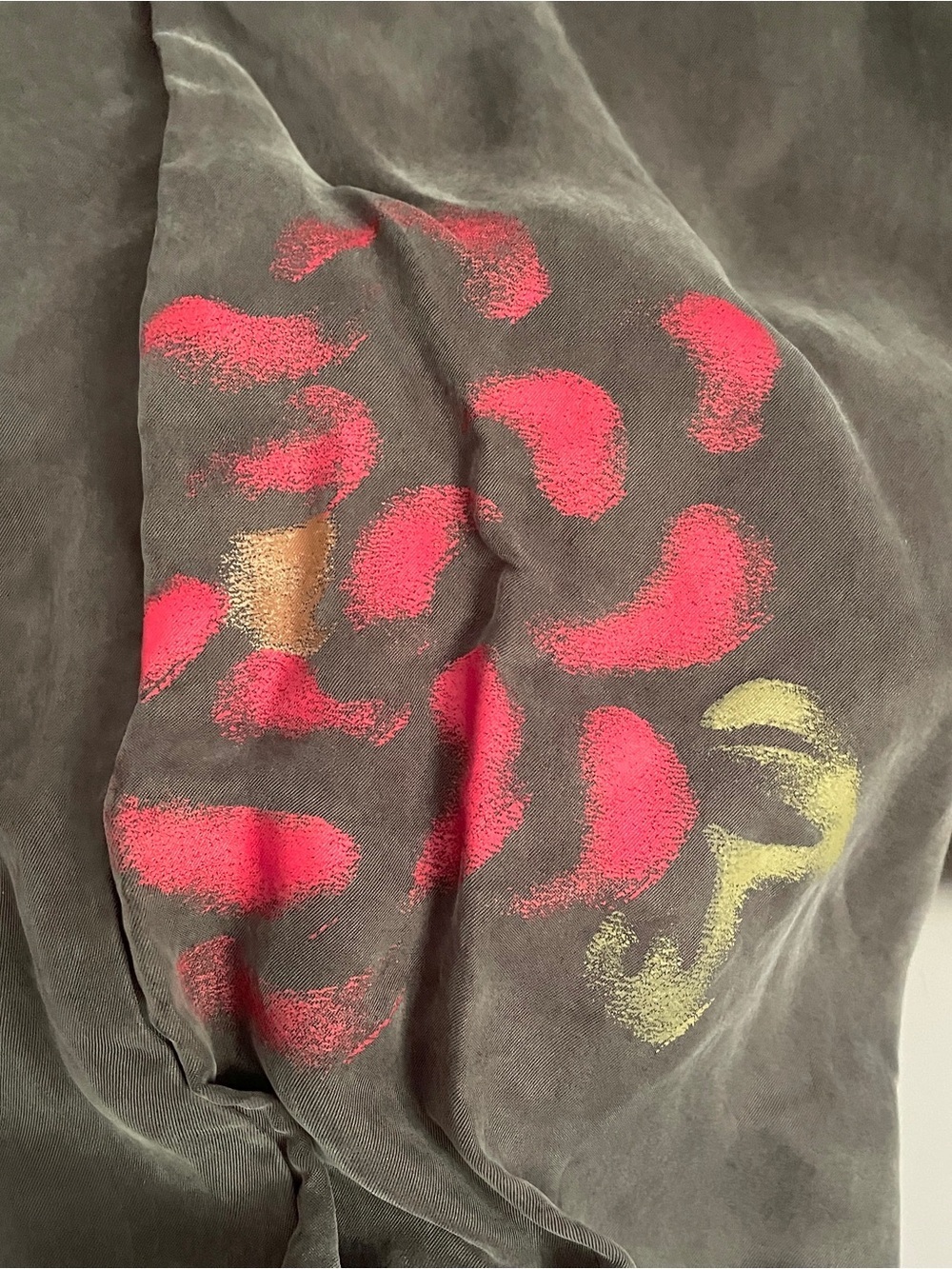 Gray Silk Balloon Capri Pants w/ Hand Painted Flowers - XS / Small 🎈 - Picture 6 of 11